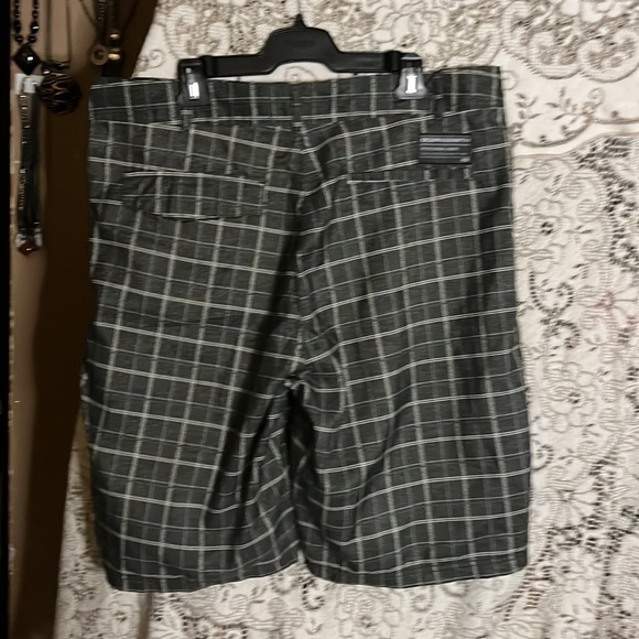 Ocean & Earth Shorts XL Men’s - Picture 3 of 5